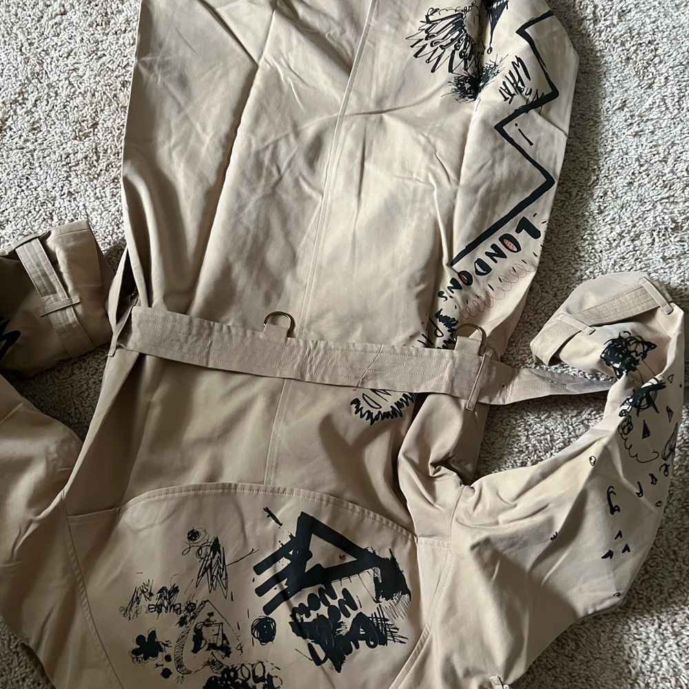 Burberry Kris Wu Grafitti coat usa 2 can fit small as well - Picture 12 of 16
